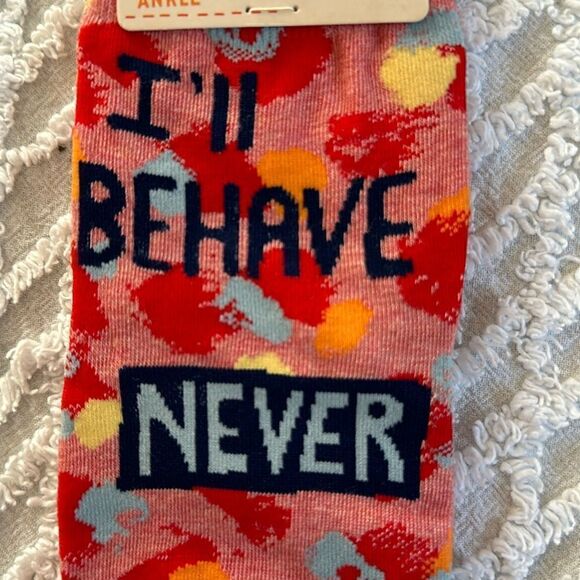 Blue Q Womens Cotton Ankle Socks “I Will Never Behave” - Picture 5 of 10